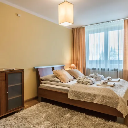 Marjo Z Basenem Alpesi faház *