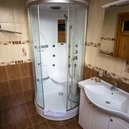 Marjo Z Basenem Alpesi faház