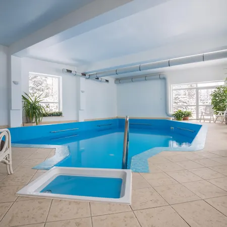 Marjo Z Basenem Alpesi faház