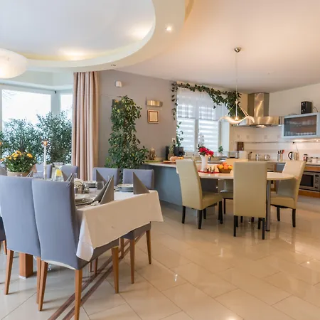 Marjo Z Basenem Kościelisko