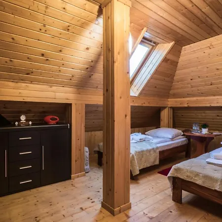 Alpesi faház Marjo Z Basenem