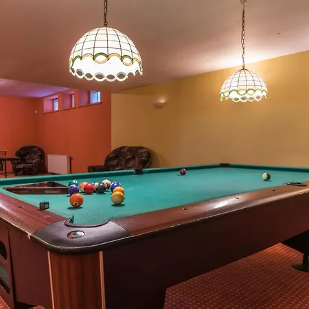 Alpesi faház Marjo Z Basenem *