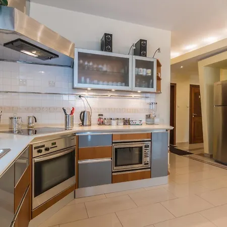 Alpesi faház Marjo Z Basenem