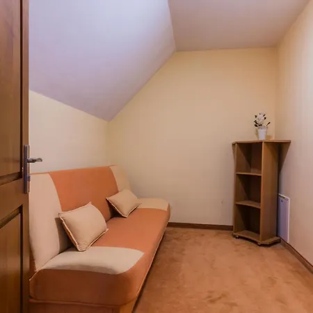 Marjo Z Basenem Alpesi faház