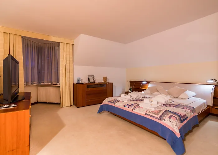 木屋 Marjo Z Basenem *