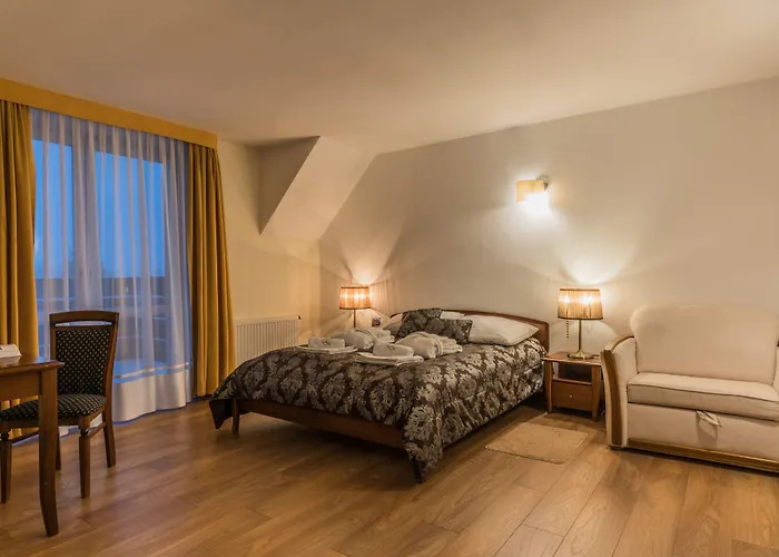 Marjo Z Basenem 木屋 *