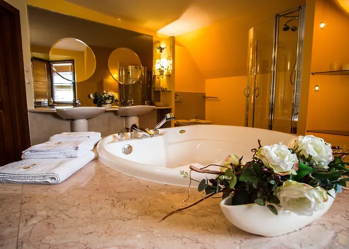 Marjo Z Basenem 木屋 考斯赛力克