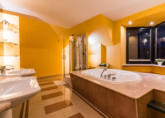 木屋 Marjo Z Basenem *