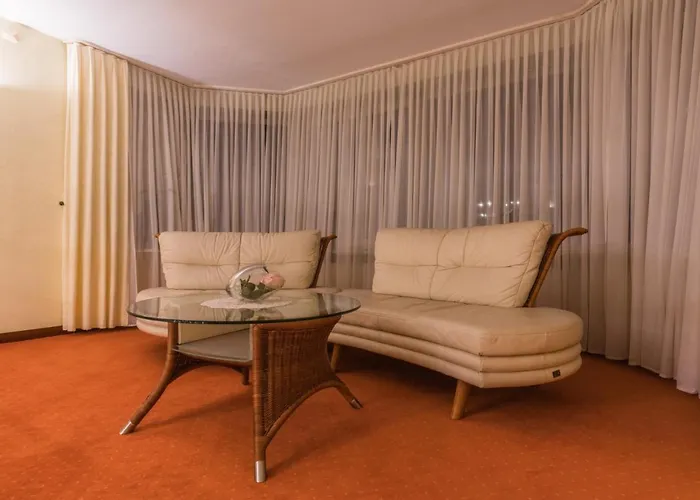 Marjo Z Basenem 木屋 *