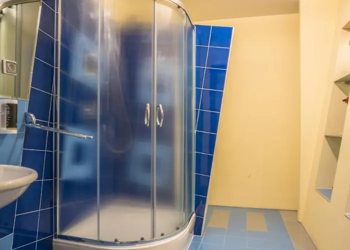 Marjo Z Basenem 木屋 *