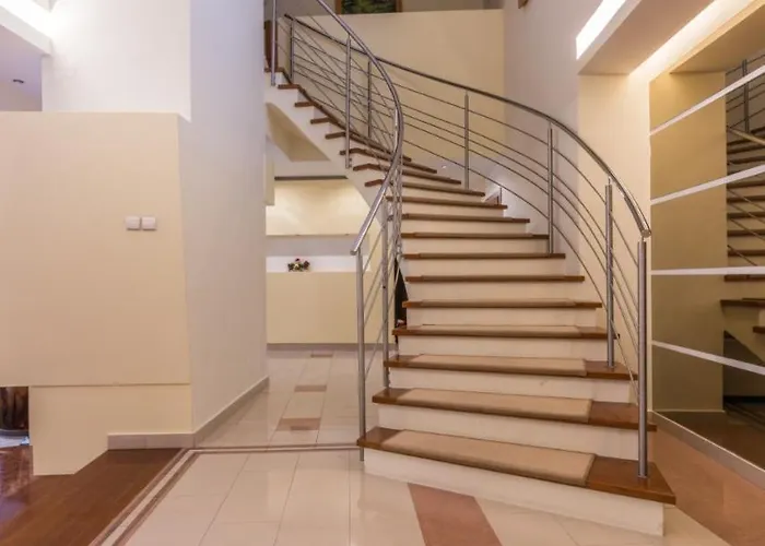 Marjo Z Basenem 木屋 考斯赛力克