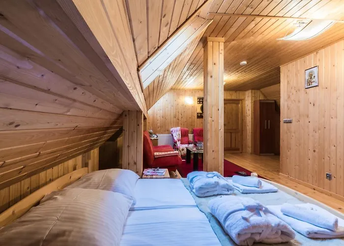 Marjo Z Basenem 木屋 *