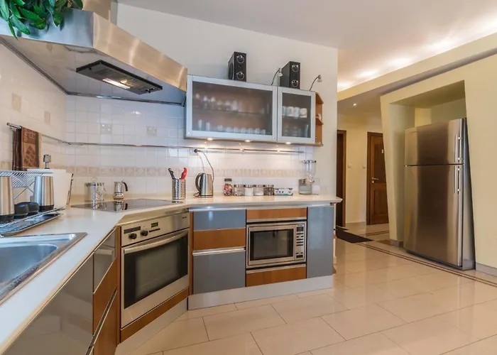 木屋 Marjo Z Basenem