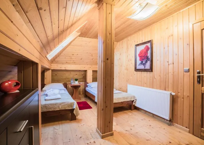 木屋 Marjo Z Basenem *