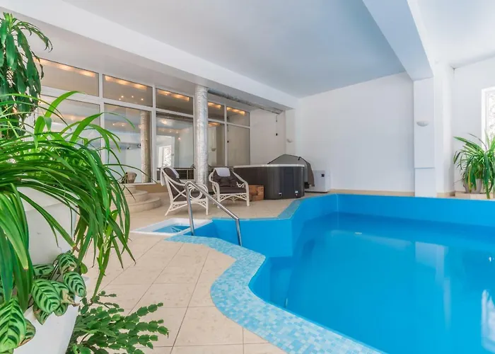 Marjo Z Basenem 考斯赛力克